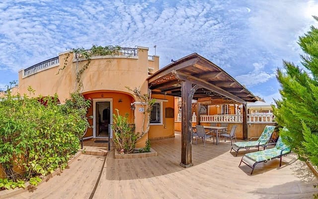 3 makuuhuone Rivitalo myytävänä paikassa Orihuela Costa, Orihuela mukana uima-altaan - 219 000 € (Ref: 9153136)