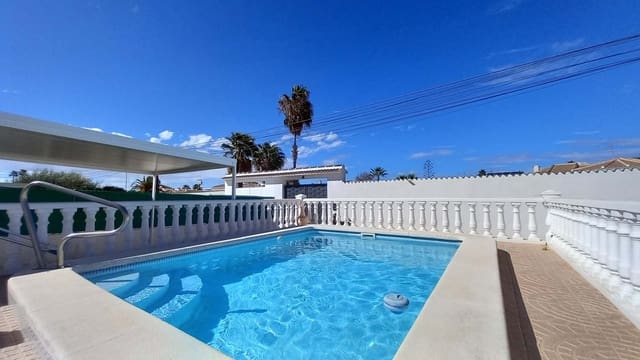 3 camera da letto Villetta Bifamiliare in vendita in Torrevieja con piscina garage - 339.000 € (Rif: 9161596)