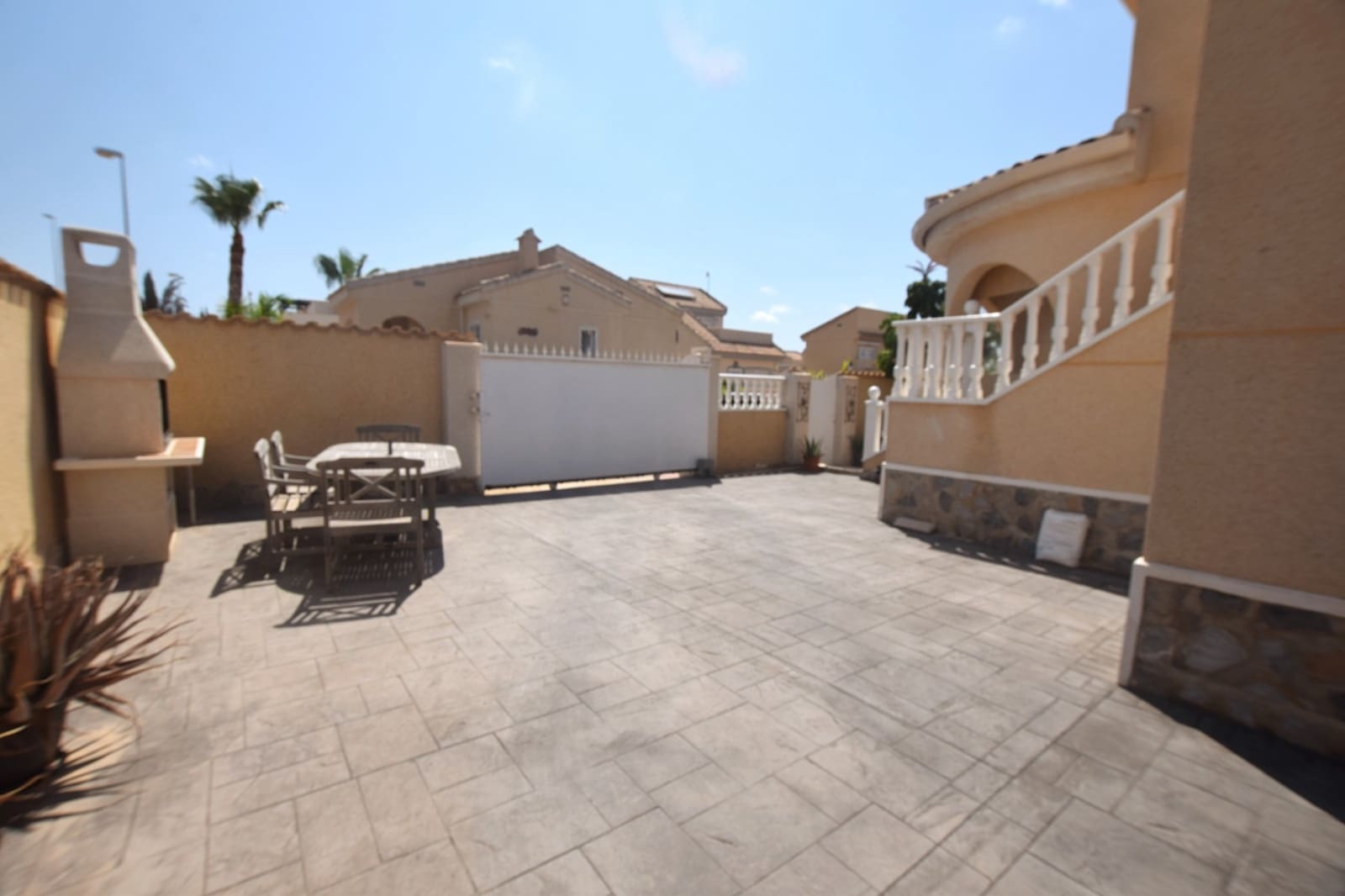 3 bedroom Villa for sale in Ciudad Quesada with pool - € 329,800 (Ref: 9161785)