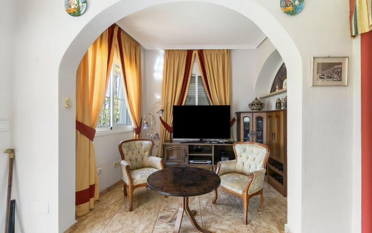 3 makuuhuone Huvila myytävänä paikassa Ciudad Quesada mukana uima-altaan - 349 000 € (Ref: 9162994)