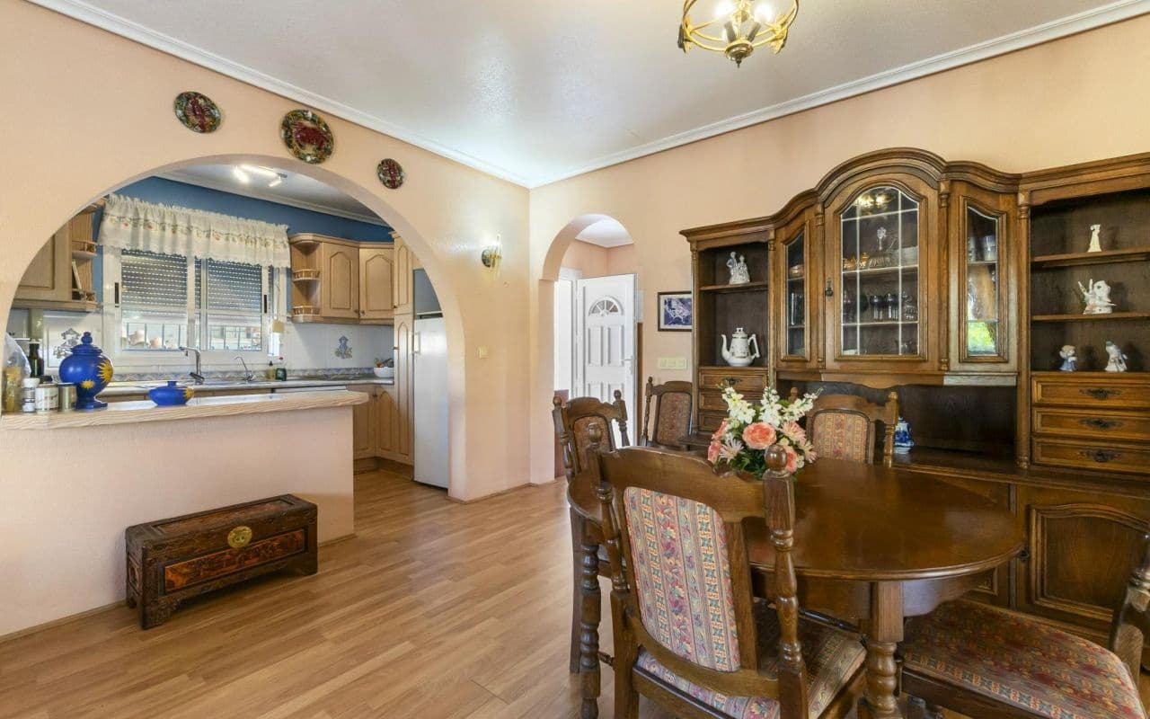 3 makuuhuone Huvila myytävänä paikassa Ciudad Quesada mukana uima-altaan - 349 000 € (Ref: 9162994)