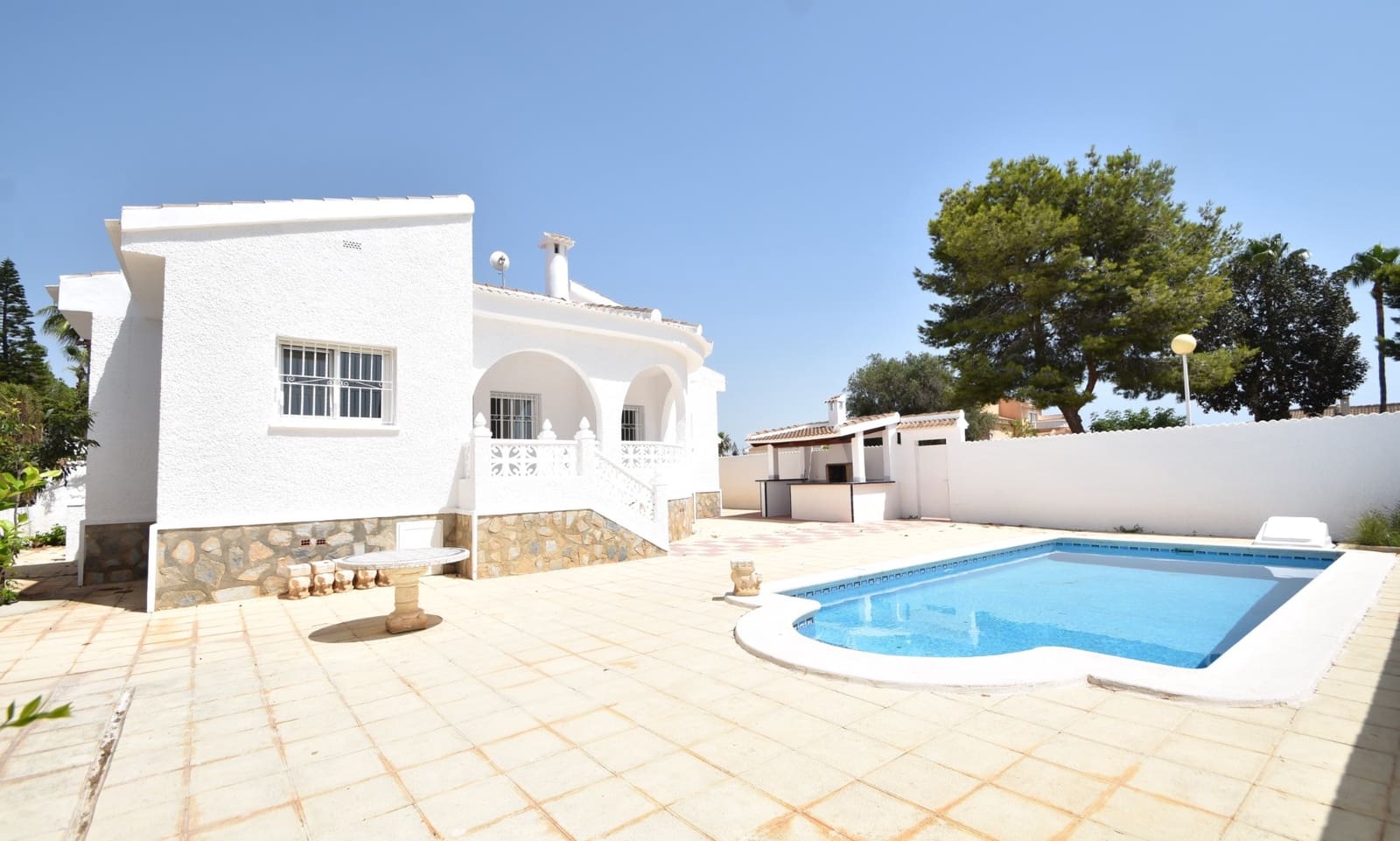 2 bedroom Villa for sale in Ciudad Quesada with pool garage - € 439,000 (Ref: 9168130)