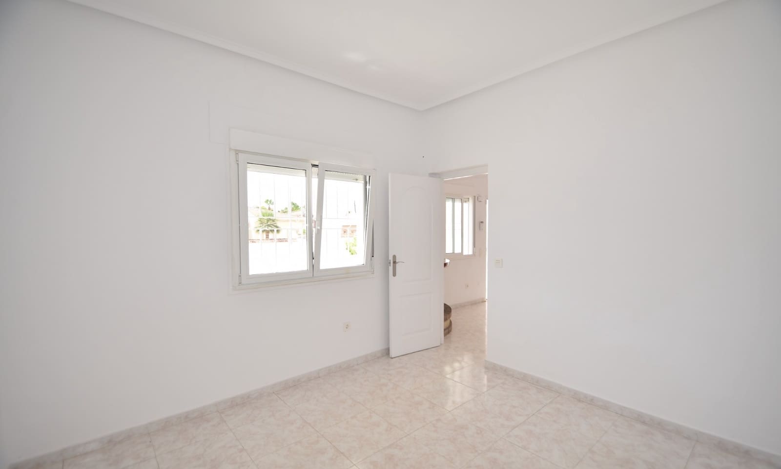 2 bedroom Villa for sale in Ciudad Quesada with pool garage - € 439,000 (Ref: 9168130)