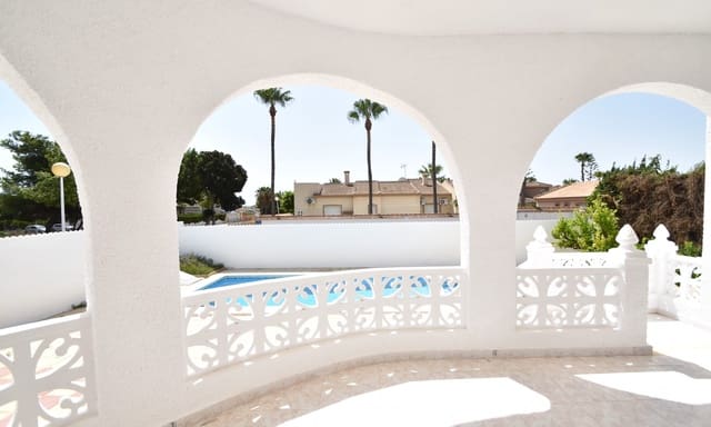 2 bedroom Villa for sale in Ciudad Quesada, Rojales with pool garage - € 439,000 (Ref: 9168130)