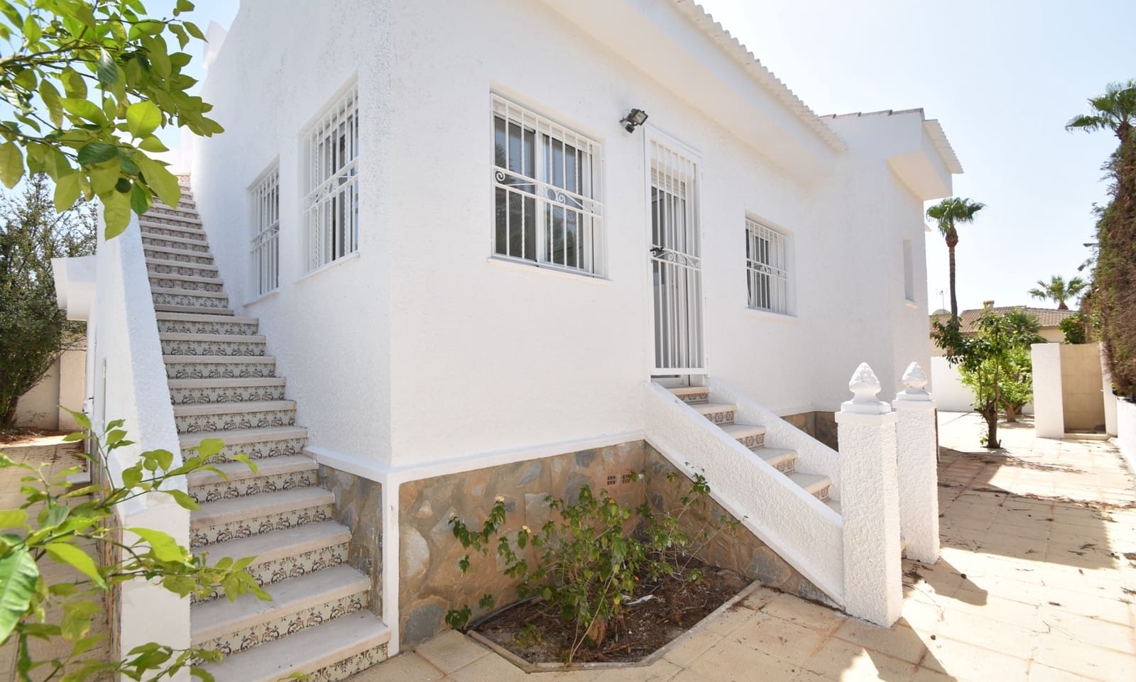 2 bedroom Villa for sale in Ciudad Quesada with pool garage - € 439,000 (Ref: 9168130)