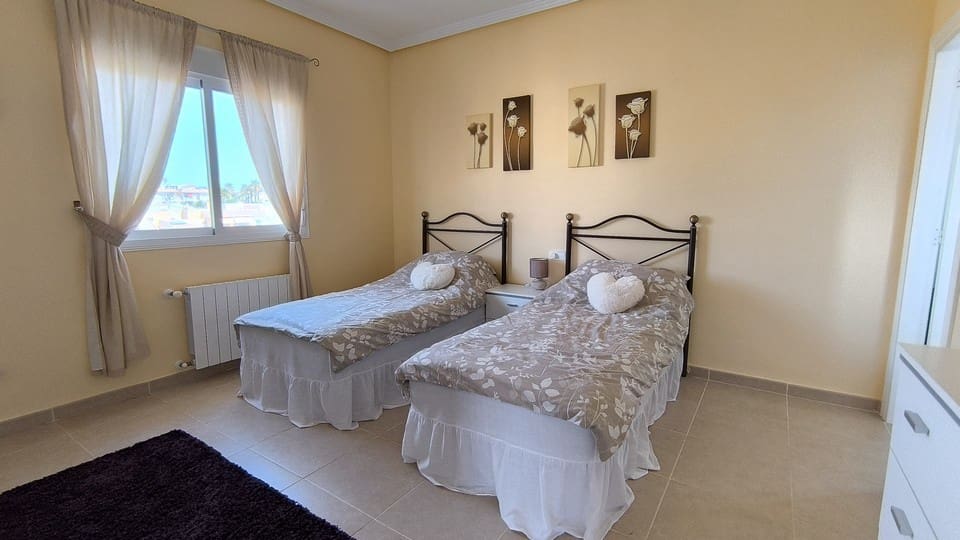 4 makuuhuone Huvila myytävänä paikassa Ciudad Quesada mukana uima-altaan - 674 950 € (Ref: 9168250)