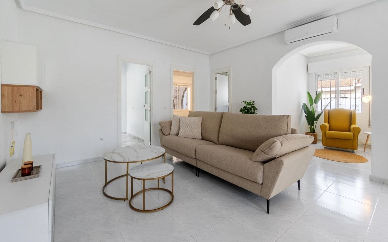 3 bedroom Villa for sale in Ciudad Quesada with pool garage - € 420,000 (Ref: 9189761)