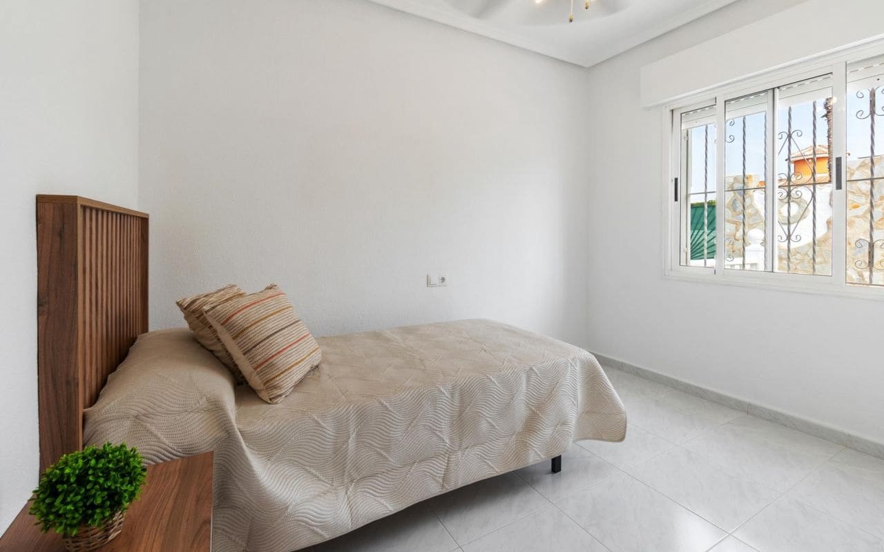 3 bedroom Villa for sale in Ciudad Quesada with pool garage - € 420,000 (Ref: 9189761)