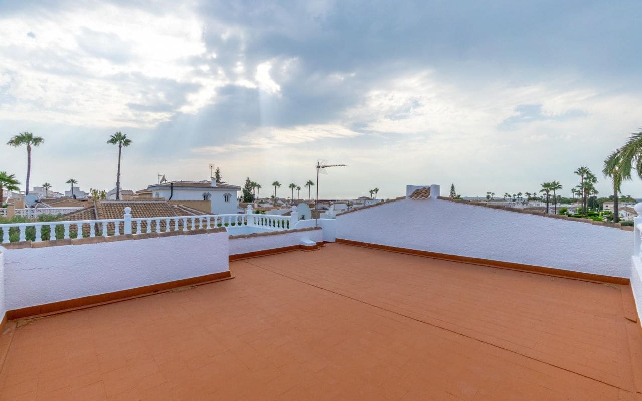 3 bedroom Villa for sale in Ciudad Quesada with pool garage - € 420,000 (Ref: 9189761)