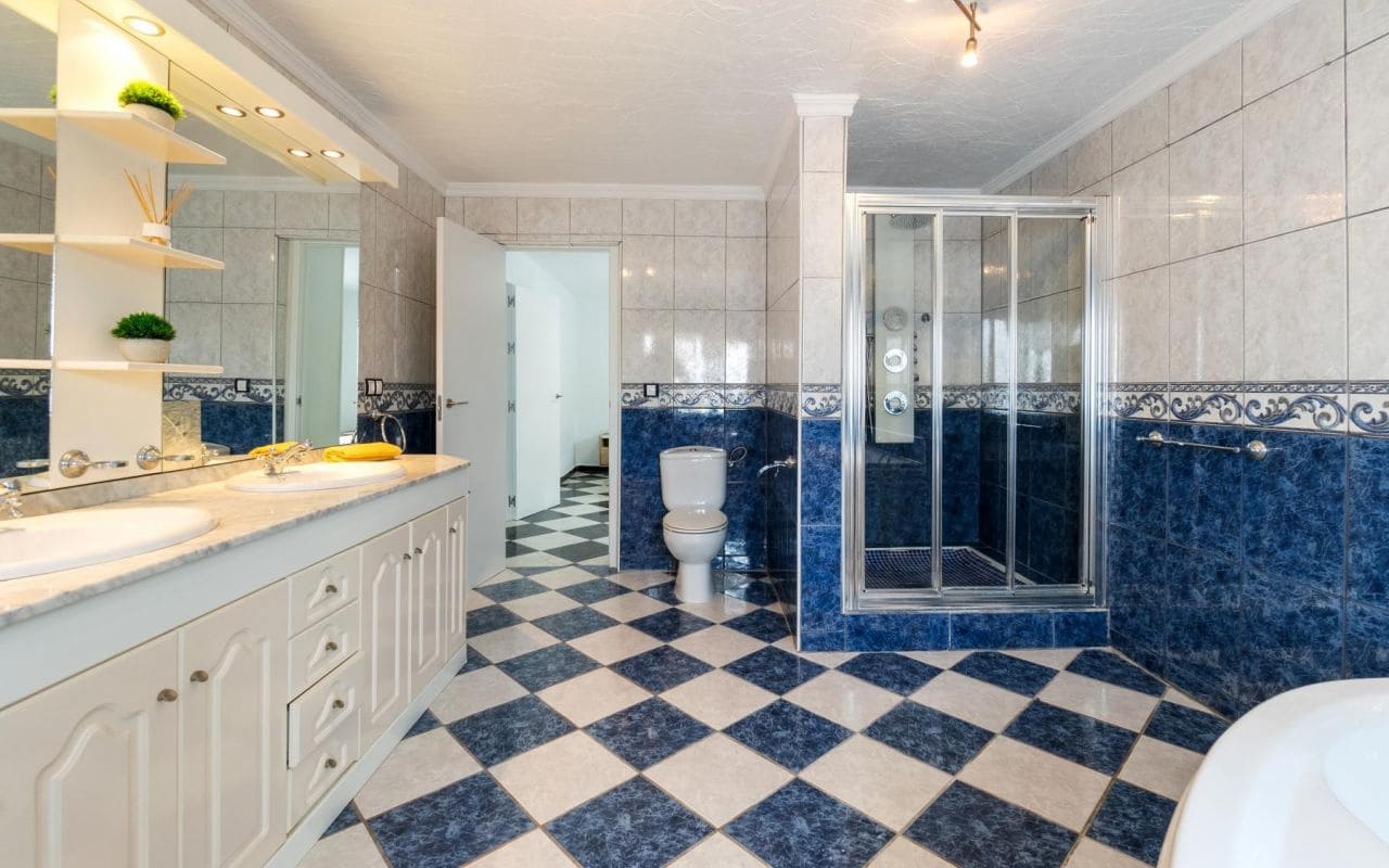 3 bedroom Villa for sale in Ciudad Quesada with pool garage - € 420,000 (Ref: 9189761)