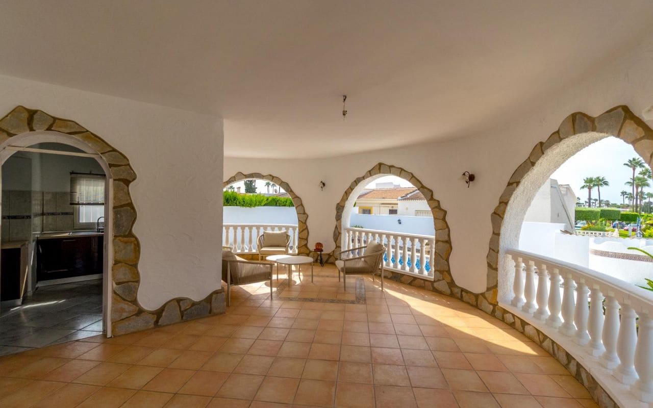 3 bedroom Villa for sale in Ciudad Quesada with pool garage - € 420,000 (Ref: 9189761)