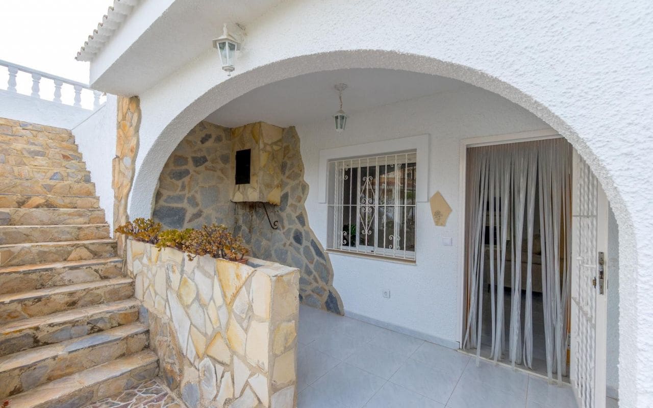 3 bedroom Villa for sale in Ciudad Quesada with pool garage - € 420,000 (Ref: 9189761)