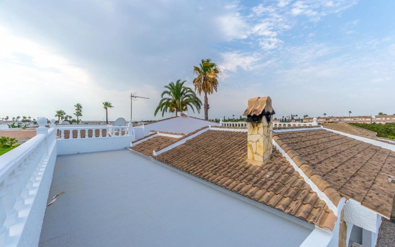 3 bedroom Villa for sale in Ciudad Quesada with pool garage - € 420,000 (Ref: 9189761)