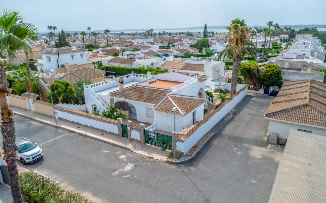 3 bedroom Villa for sale in Ciudad Quesada with pool garage - € 420,000 (Ref: 9189761)