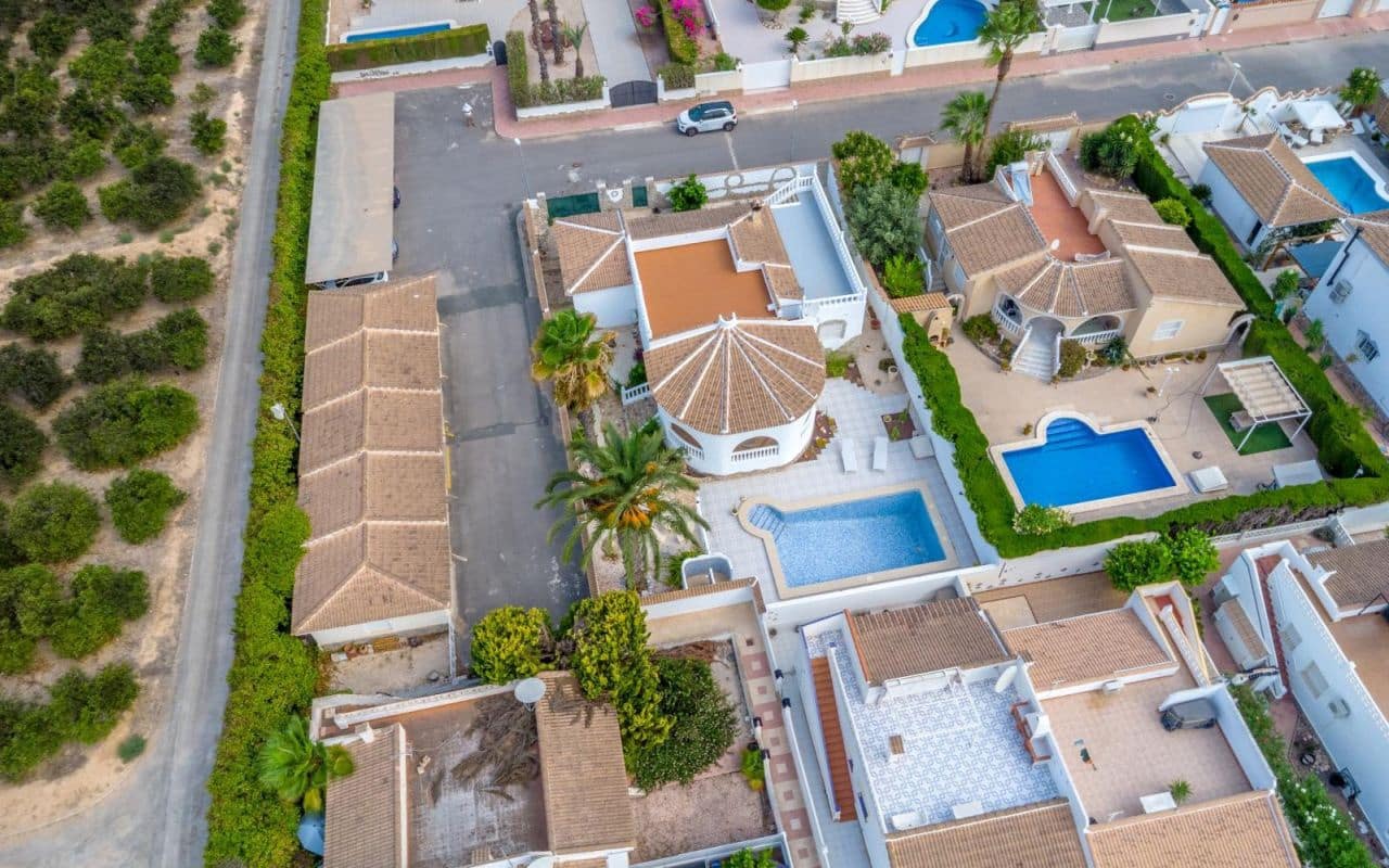 3 bedroom Villa for sale in Ciudad Quesada with pool garage - € 420,000 (Ref: 9189761)