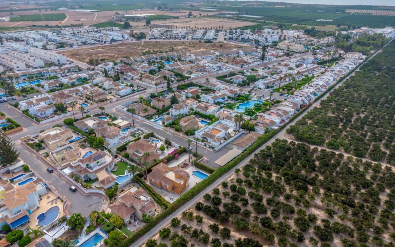 3 bedroom Villa for sale in Ciudad Quesada with pool garage - € 420,000 (Ref: 9189761)