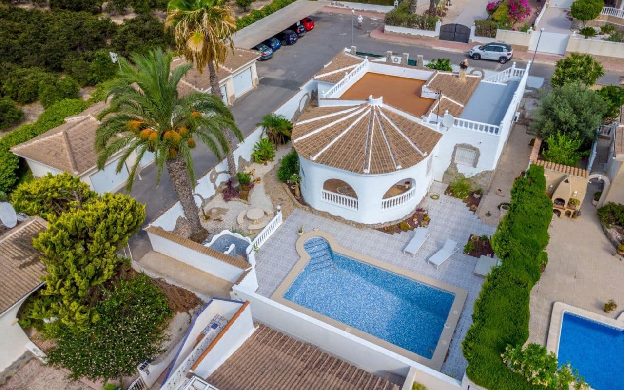 3 bedroom Villa for sale in Ciudad Quesada with pool garage - € 420,000 (Ref: 9189761)