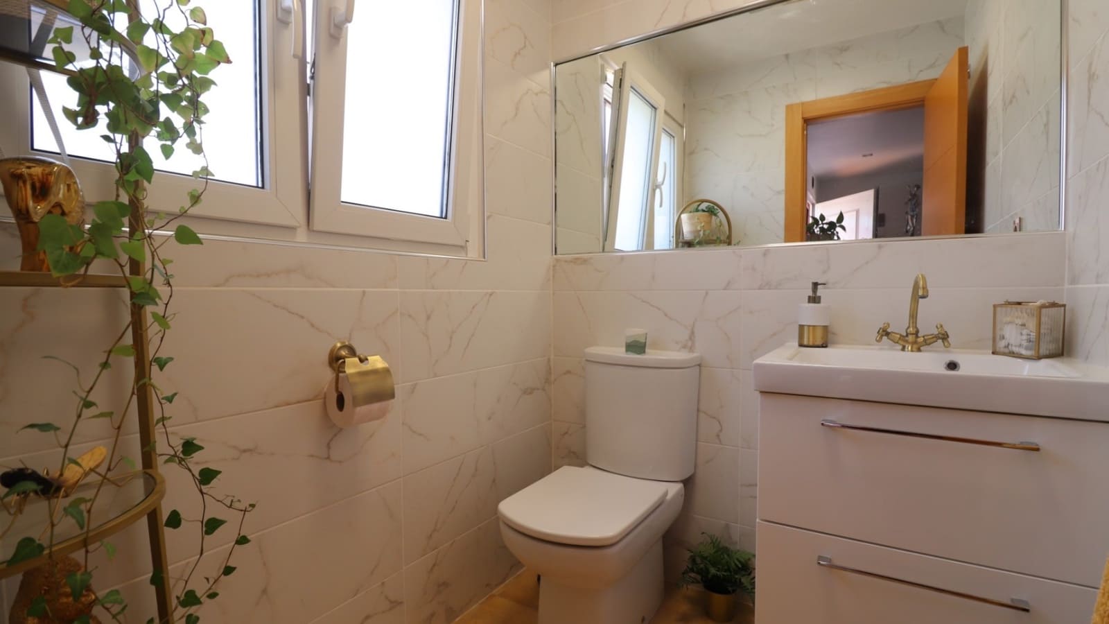 3 soveværelse Byhus til salg i Benijofar med swimmingpool garage - € 250.000 (Ref: 9189895)