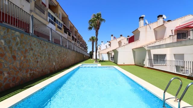 3 bedroom Townhouse for sale in Benijófar with pool garage - € 250,000 (Ref: 9189895)