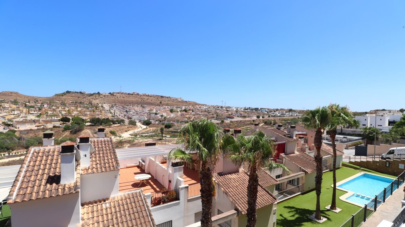 3 soveværelse Byhus til salg i Benijofar med swimmingpool garage - € 250.000 (Ref: 9189895)