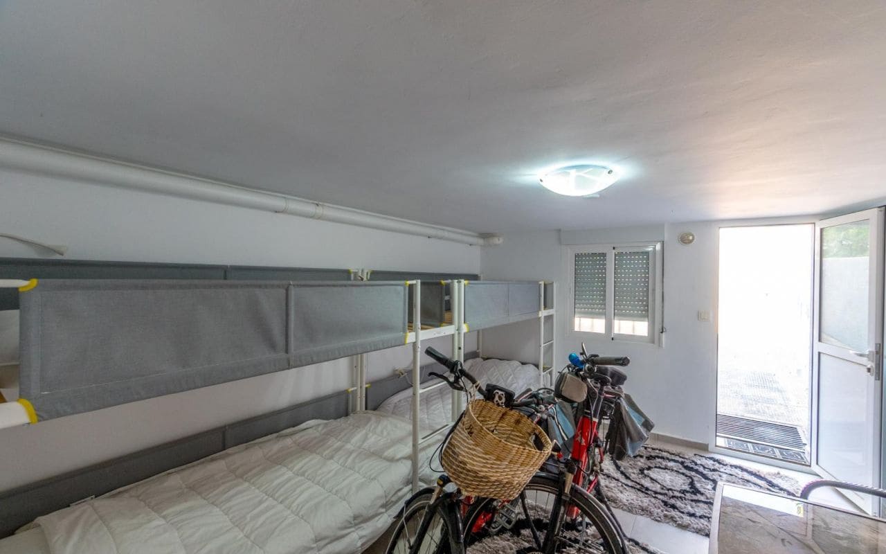 4 makuuhuone Huvila myytävänä paikassa Playa Flamenca mukana uima-altaan - 559 000 € (Ref: 9189897)