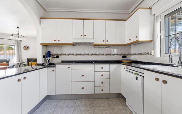 4 sypialnia Willa na sprzedaż w Playa Flamenca, Orihuela z basenem - 559 000 € (Ref: 9189897)