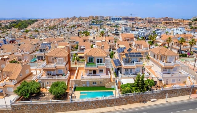 4 sypialnia Willa na sprzedaż w Los Frutales, Torrevieja z basenem garażem - 960 000 € (Ref: 9190355)