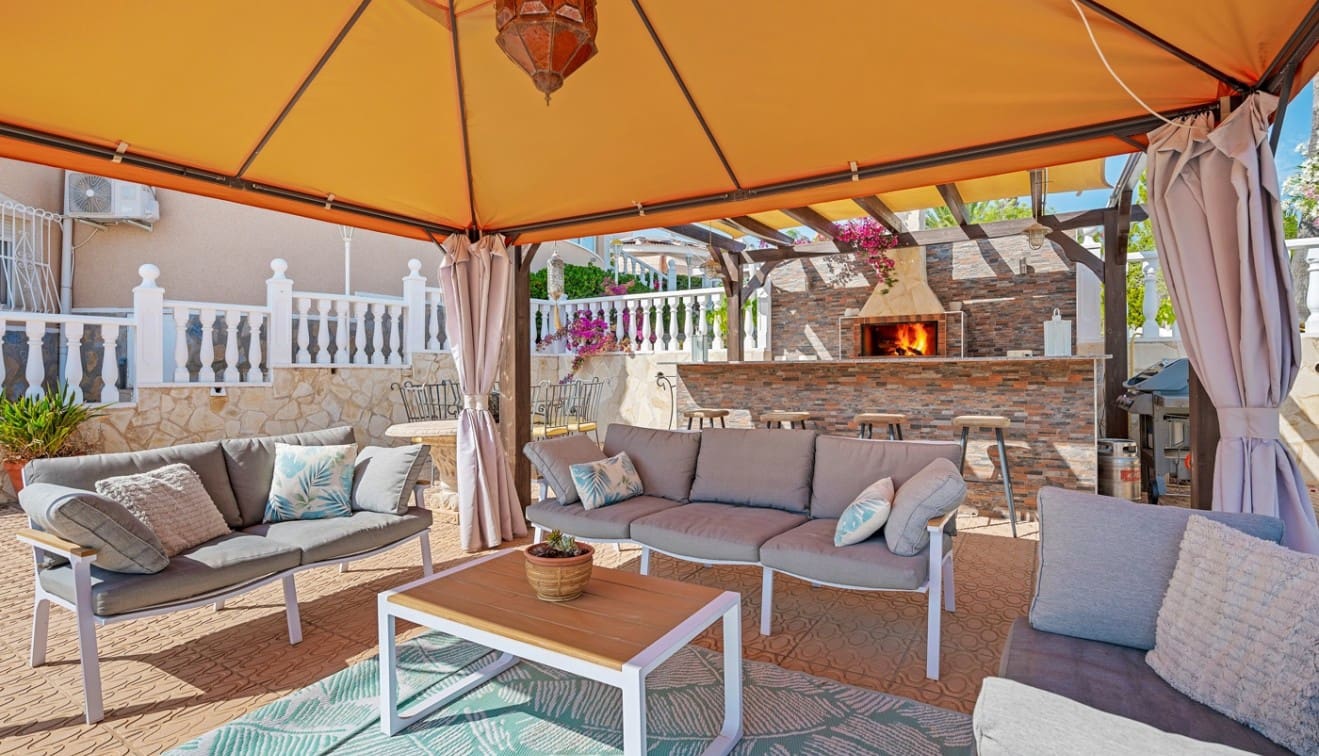 5 bedroom Villa for sale in Ciudad Quesada with pool garage - € 630,000 (Ref: 9190519)