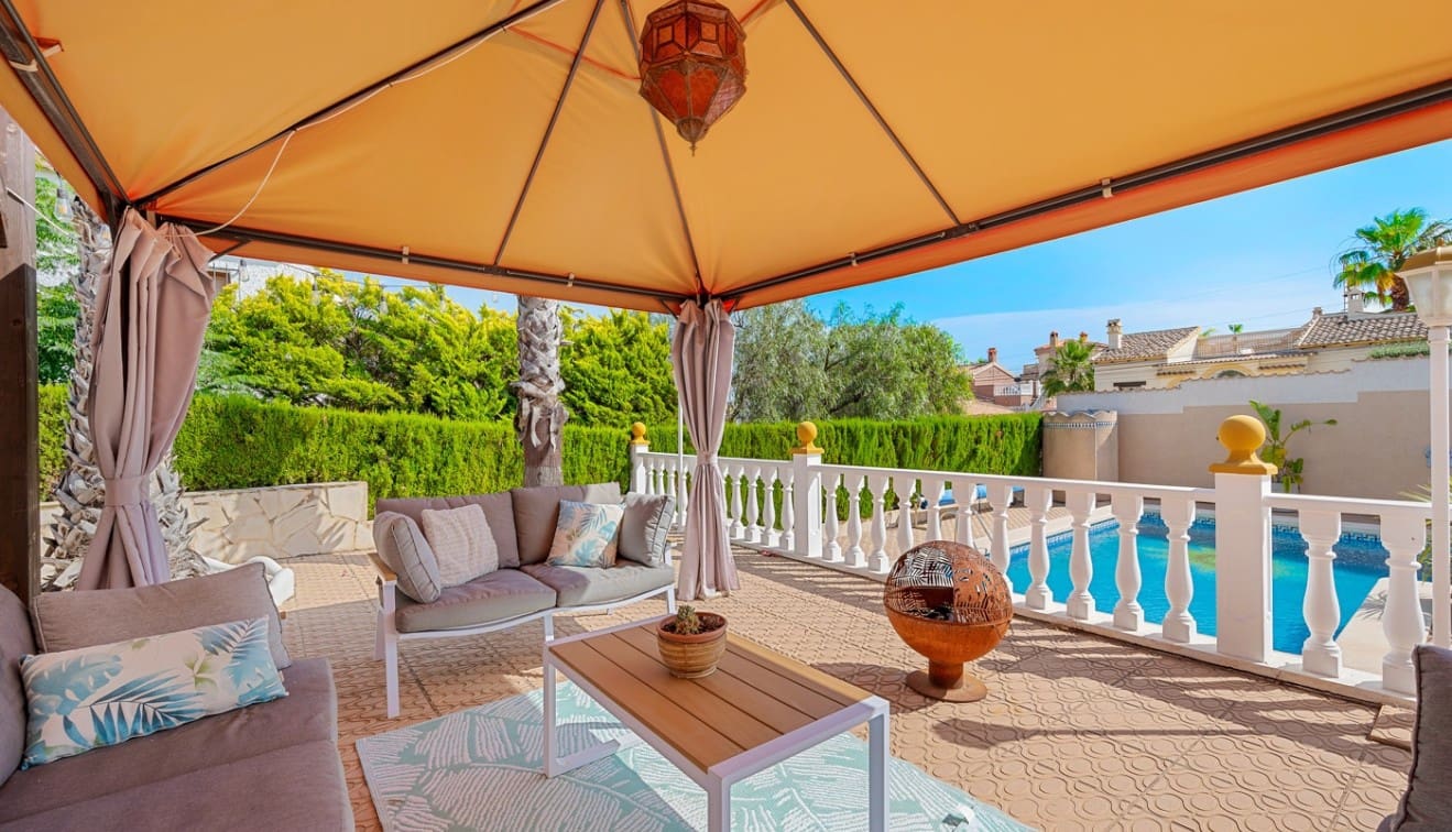 5 bedroom Villa for sale in Ciudad Quesada with pool garage - € 630,000 (Ref: 9190519)