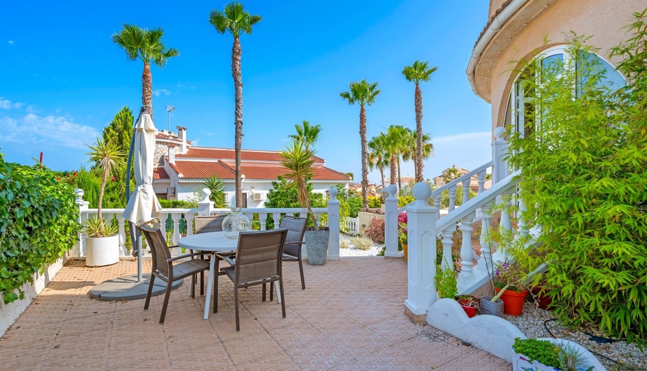 5 bedroom Villa for sale in Ciudad Quesada with pool garage - € 630,000 (Ref: 9190519)