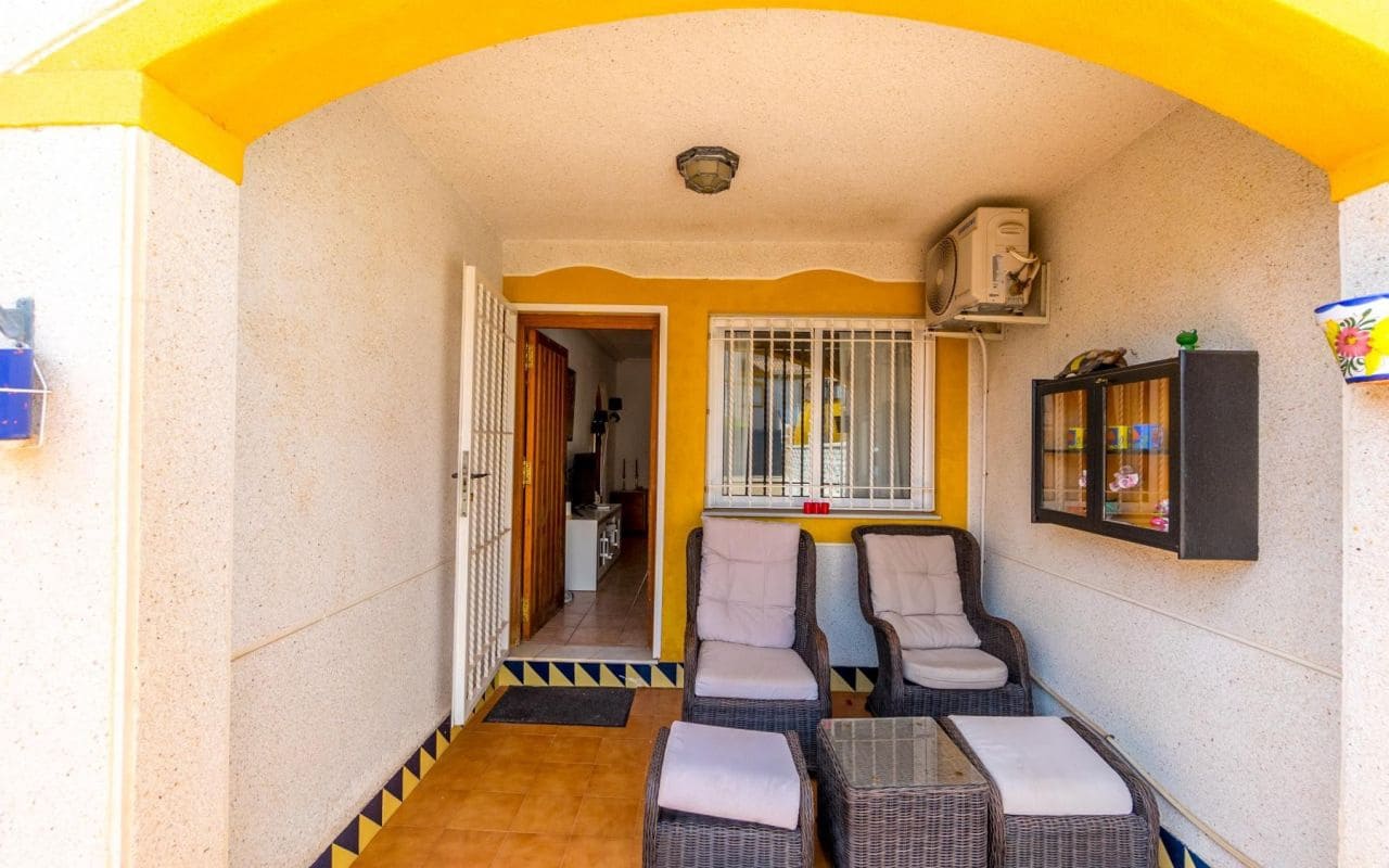 2 Zimmer Apartment zu verkaufen in Torrevieja mit Pool - 149.000 € (Ref: 9199951)