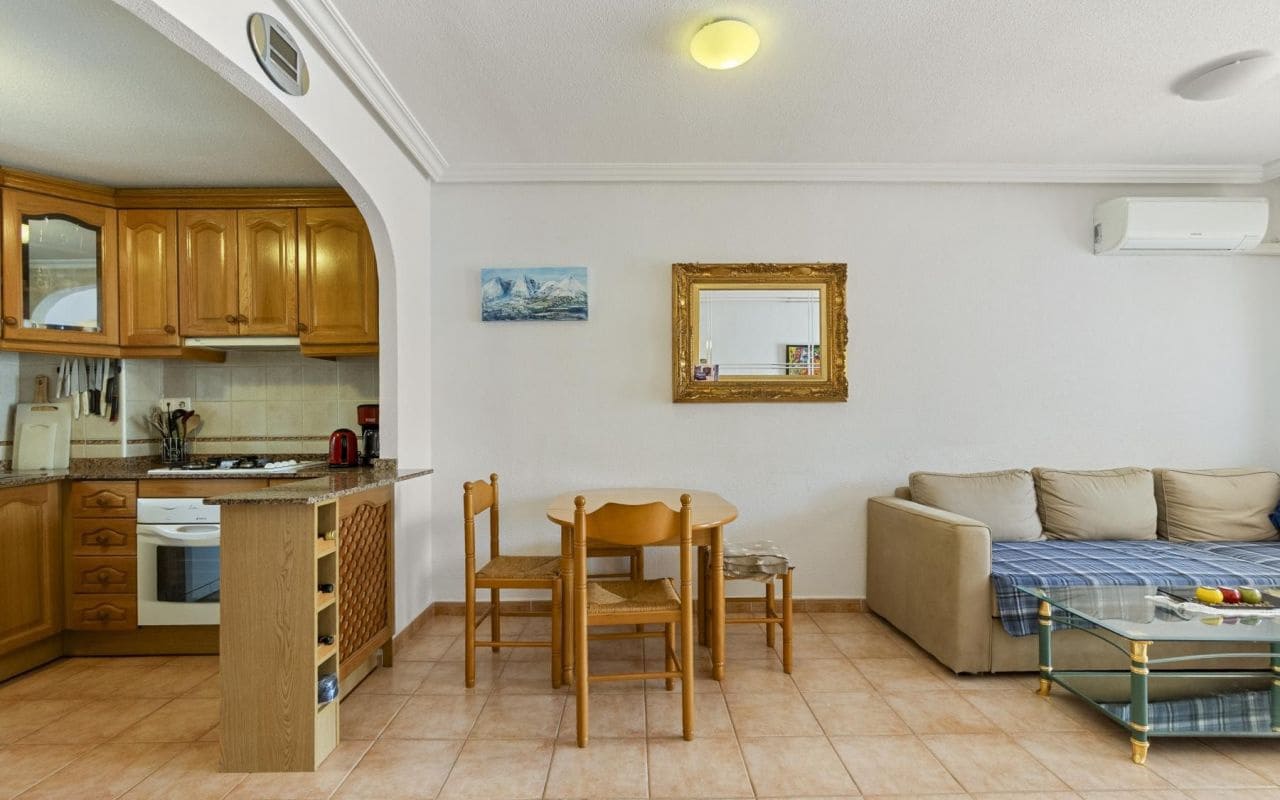 2 Zimmer Apartment zu verkaufen in Torrevieja mit Pool - 149.000 € (Ref: 9199951)