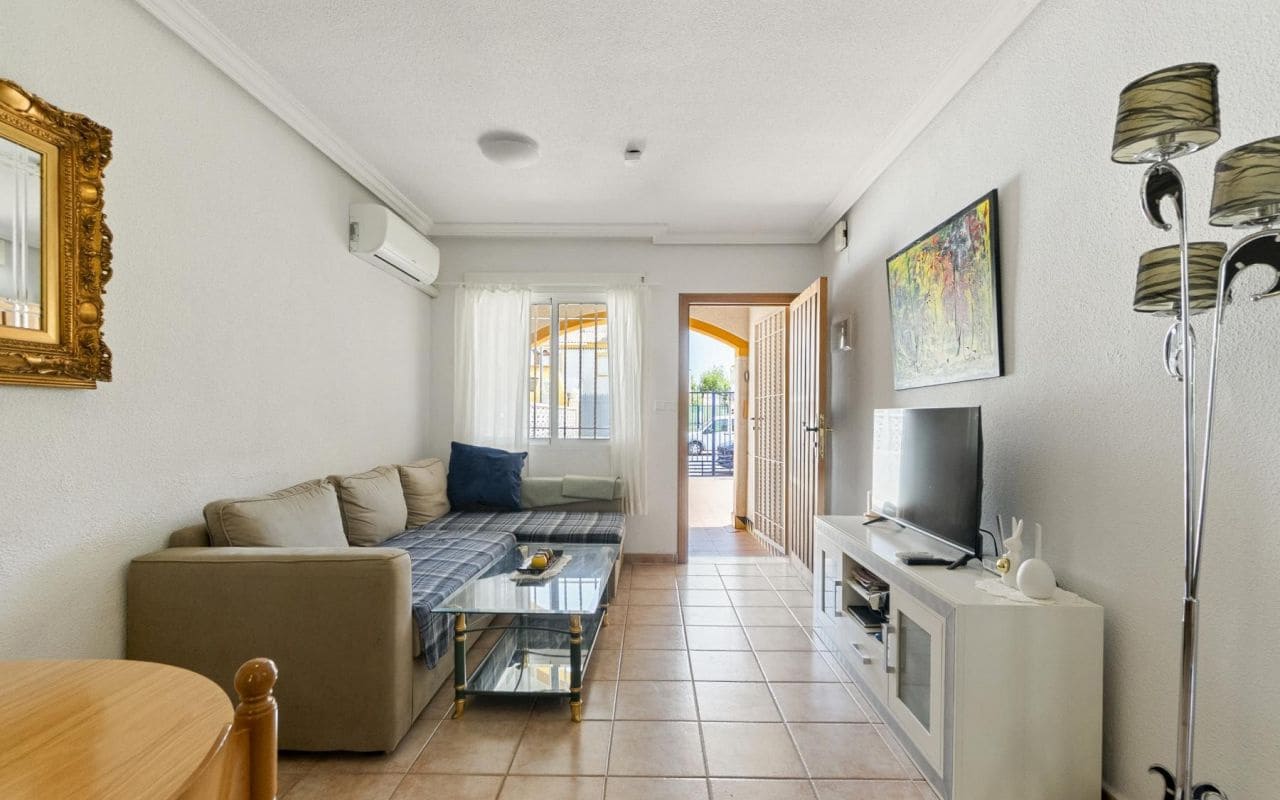 2 Zimmer Apartment zu verkaufen in Torrevieja mit Pool - 149.000 € (Ref: 9199951)