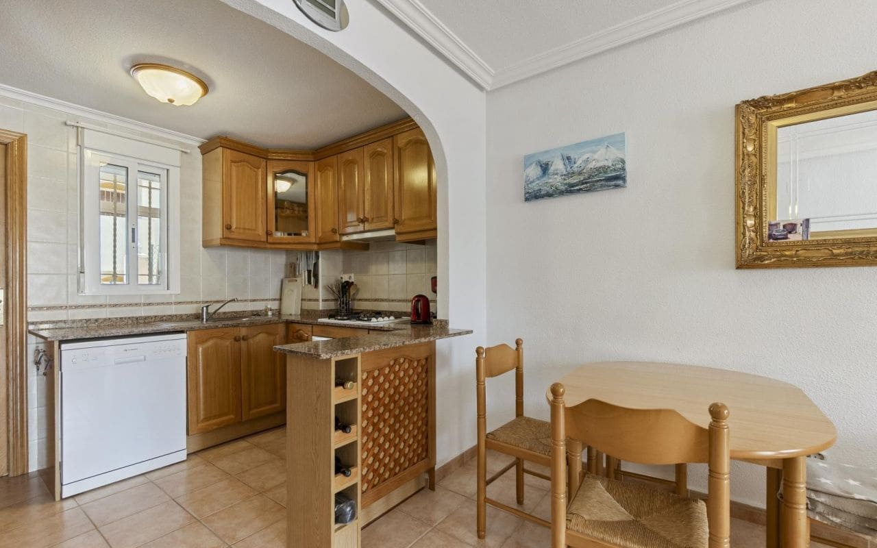 2 Zimmer Apartment zu verkaufen in Torrevieja mit Pool - 149.000 € (Ref: 9199951)