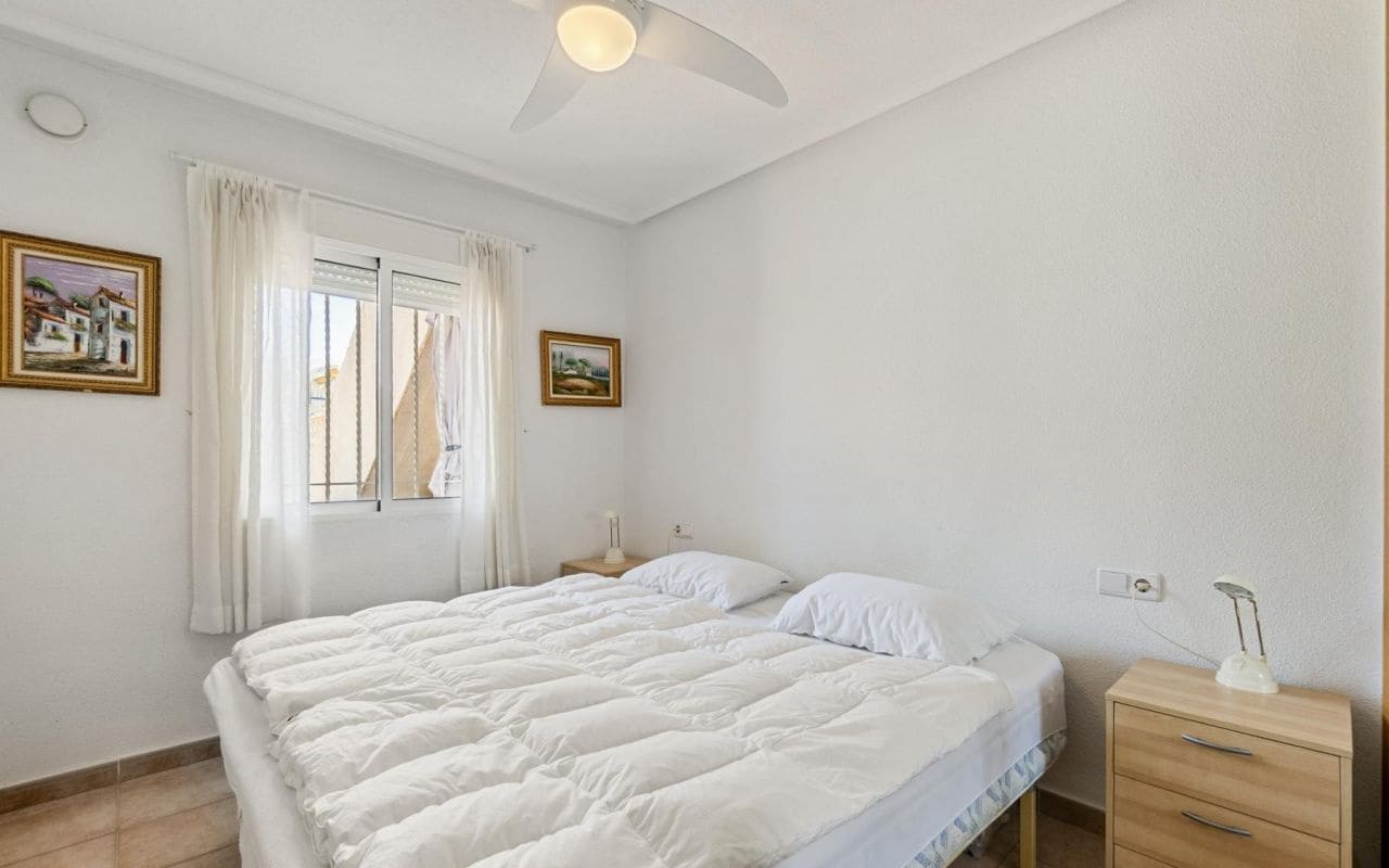 2 Zimmer Apartment zu verkaufen in Torrevieja mit Pool - 149.000 € (Ref: 9199951)