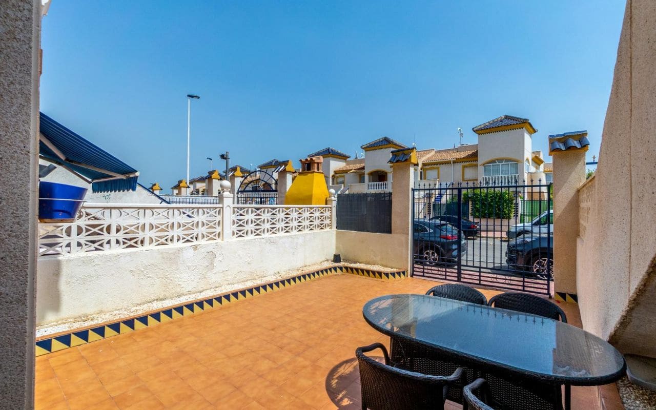 2 Zimmer Apartment zu verkaufen in Torrevieja mit Pool - 149.000 € (Ref: 9199951)