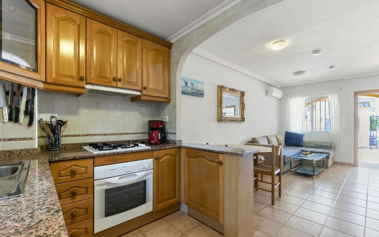 2 Zimmer Apartment zu verkaufen in Torrevieja mit Pool - 149.000 € (Ref: 9199951)