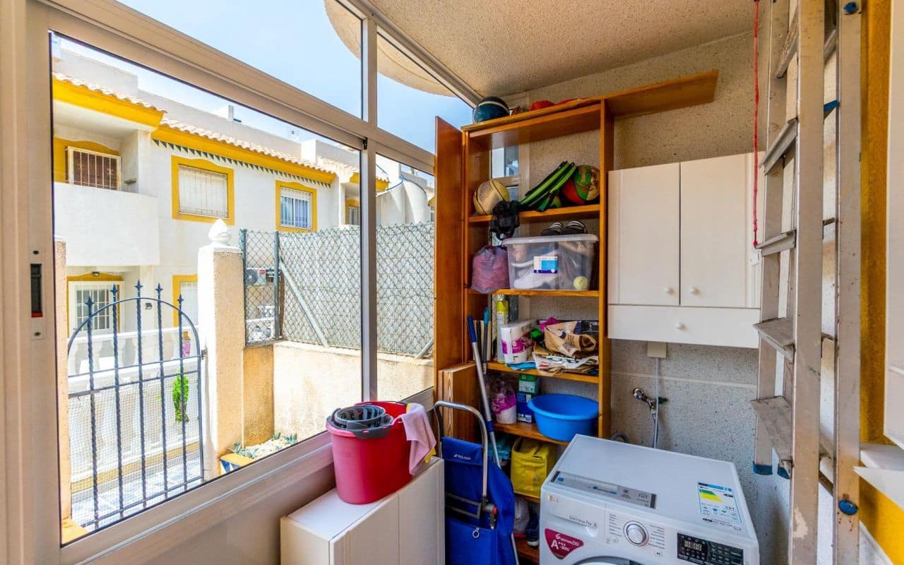 2 Zimmer Apartment zu verkaufen in Torrevieja mit Pool - 149.000 € (Ref: 9199951)