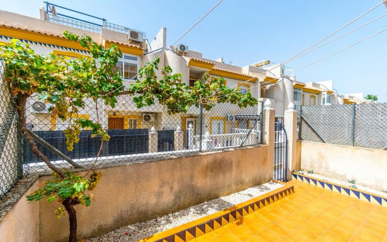 2 Zimmer Apartment zu verkaufen in Torrevieja mit Pool - 149.000 € (Ref: 9199951)