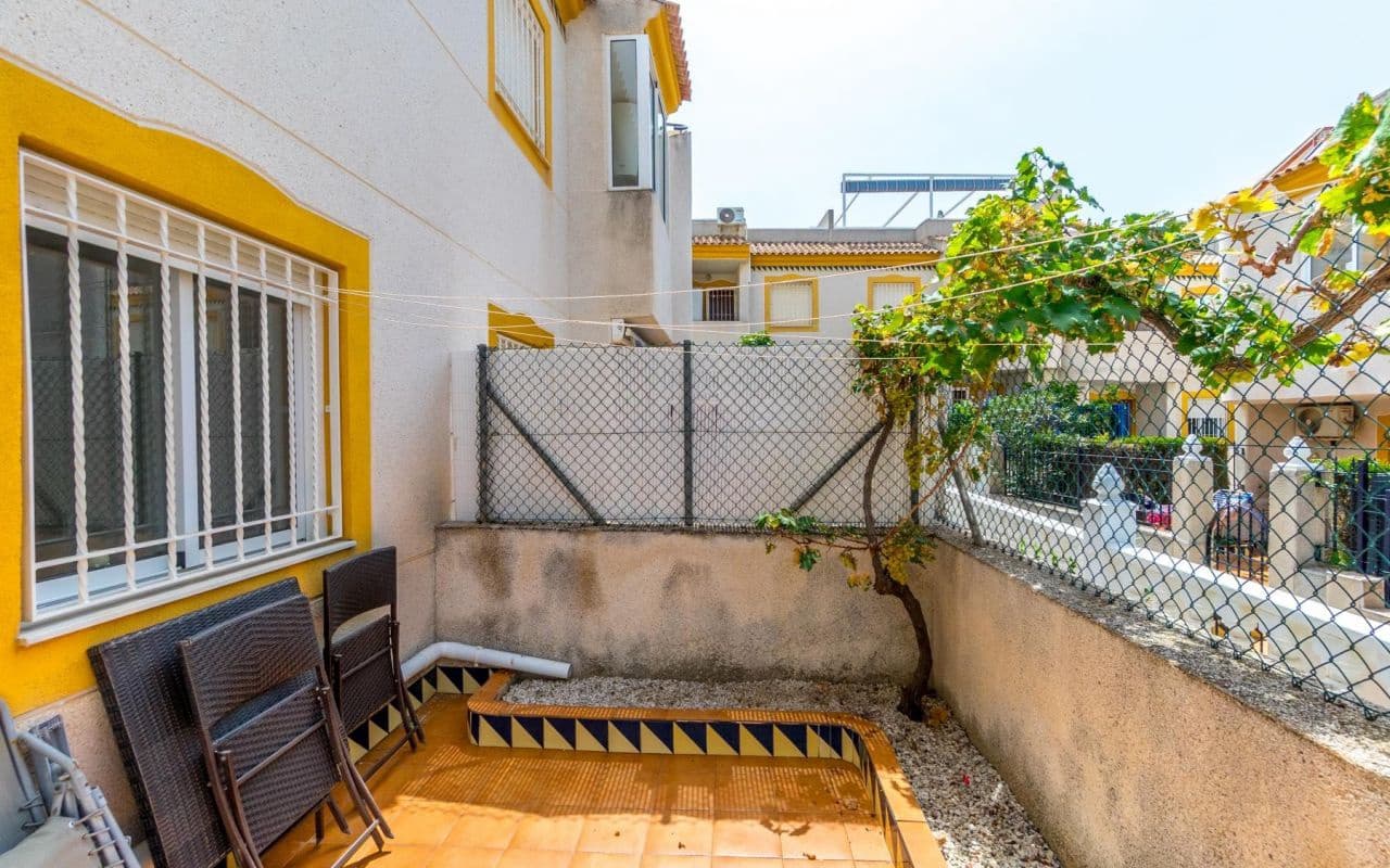 2 Zimmer Apartment zu verkaufen in Torrevieja mit Pool - 149.000 € (Ref: 9199951)