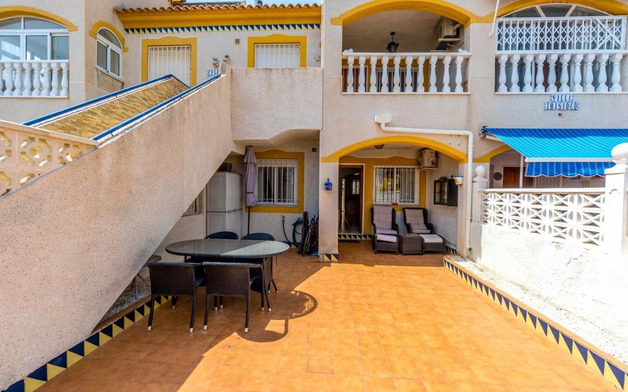 2 Zimmer Apartment zu verkaufen in Torrevieja mit Pool - 149.000 € (Ref: 9199951)