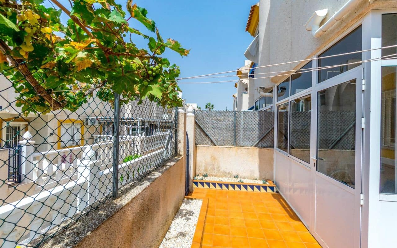 2 Zimmer Apartment zu verkaufen in Torrevieja mit Pool - 149.000 € (Ref: 9199951)