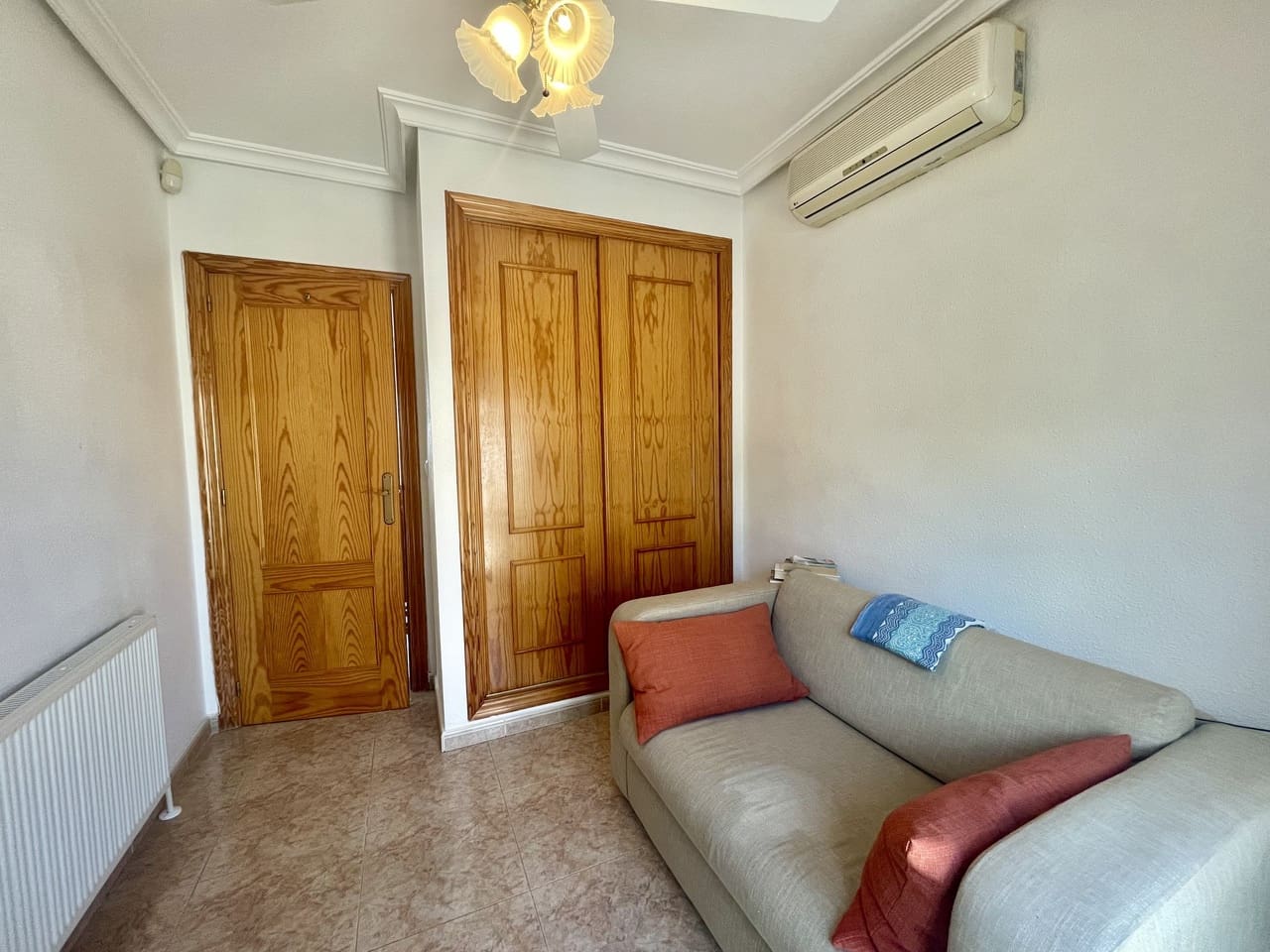 3 bedroom Villa for sale in Algorfa with pool - € 250,000 (Ref: 9255565)