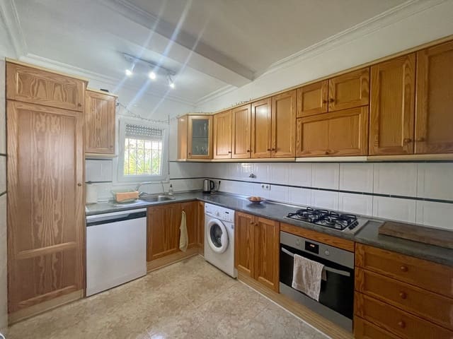 3 bedroom Villa for sale in Algorfa with pool - € 250,000 (Ref: 9255565)