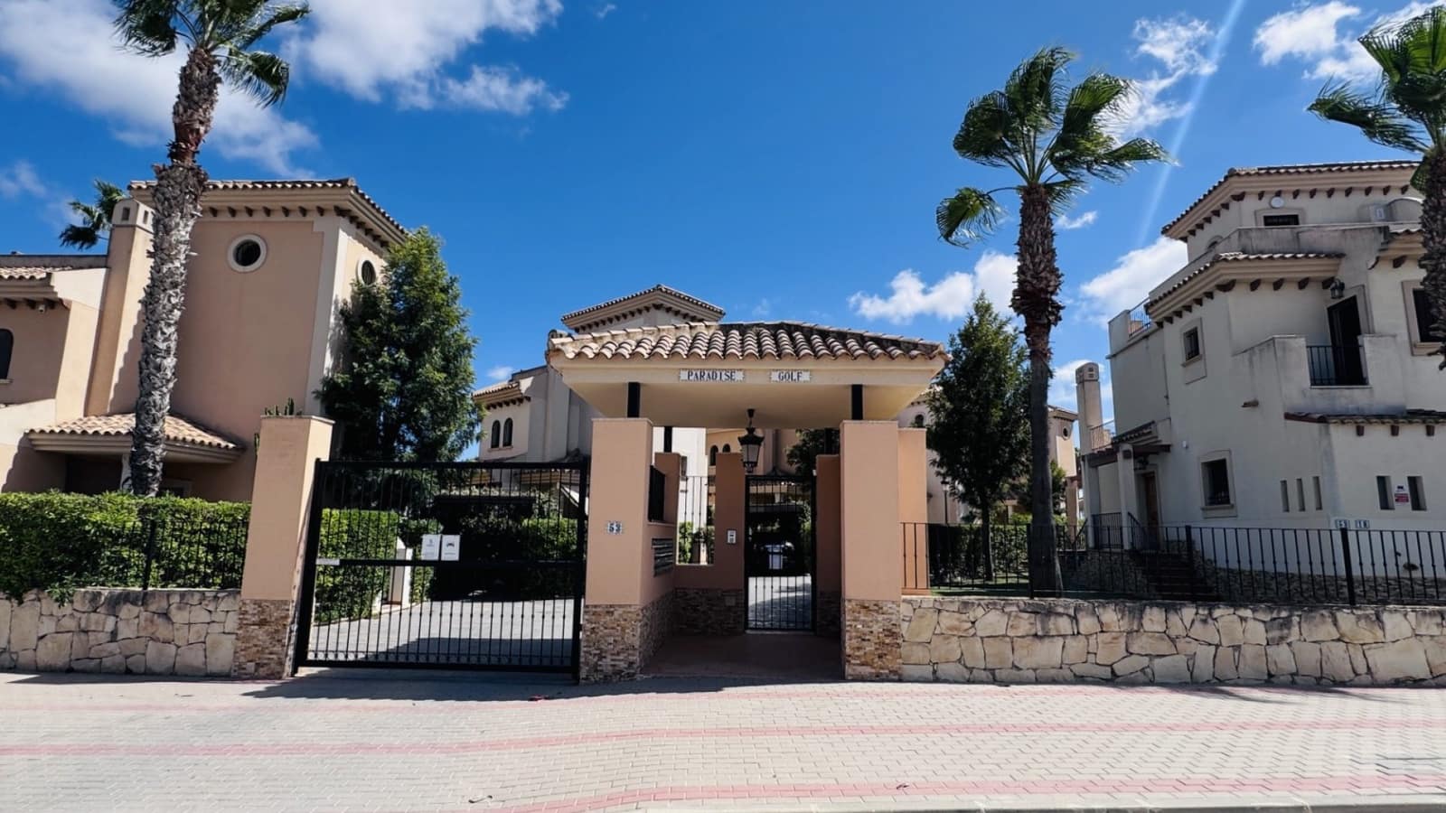 3 makuuhuone Paritalo myytävänä paikassa Algorfa mukana uima-altaan - 235 000 € (Ref: 9258082)