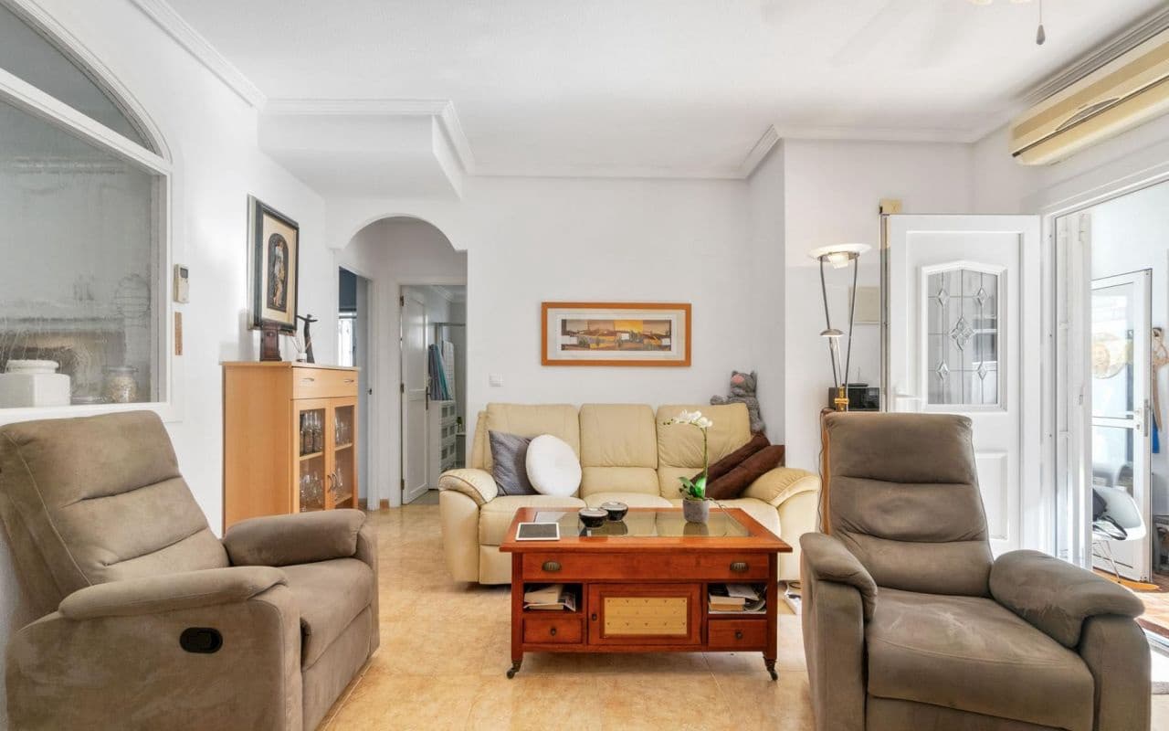 3 sovrum Radhus till salu i Torrevieja med pool - 223 000 € (Ref: 9270310)