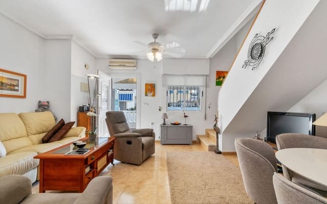 3 sovrum Radhus till salu i Torrevieja med pool - 223 000 € (Ref: 9270310)