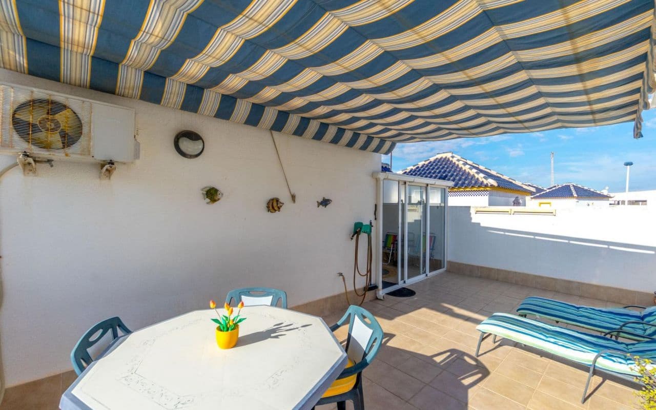 3 sovrum Radhus till salu i Torrevieja med pool - 223 000 € (Ref: 9270310)