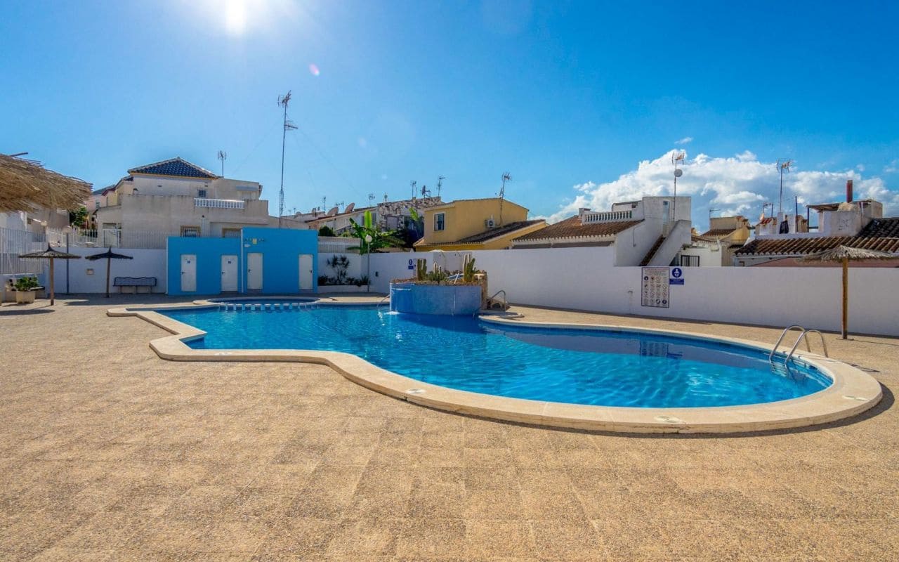 3 sovrum Radhus till salu i Torrevieja med pool - 223 000 € (Ref: 9270310)