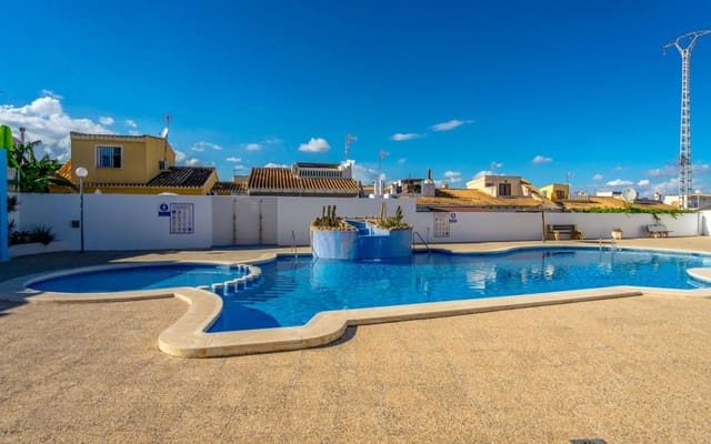 3 sovrum Radhus till salu i Torrevieja med pool - 223 000 € (Ref: 9270310)